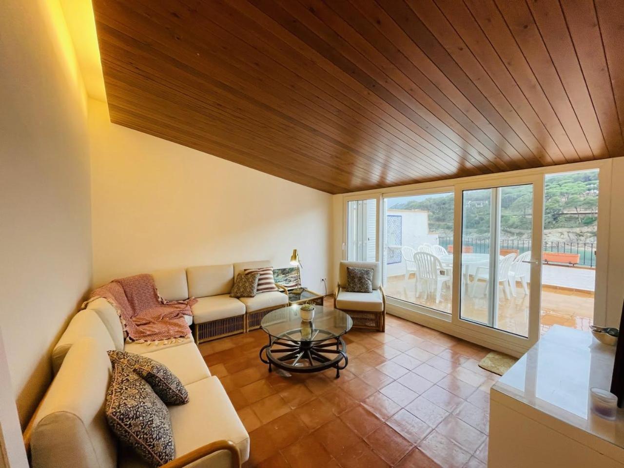 Apartamento Tamariu Platja - Penthouse On Passeig Del Mar. Exterior foto