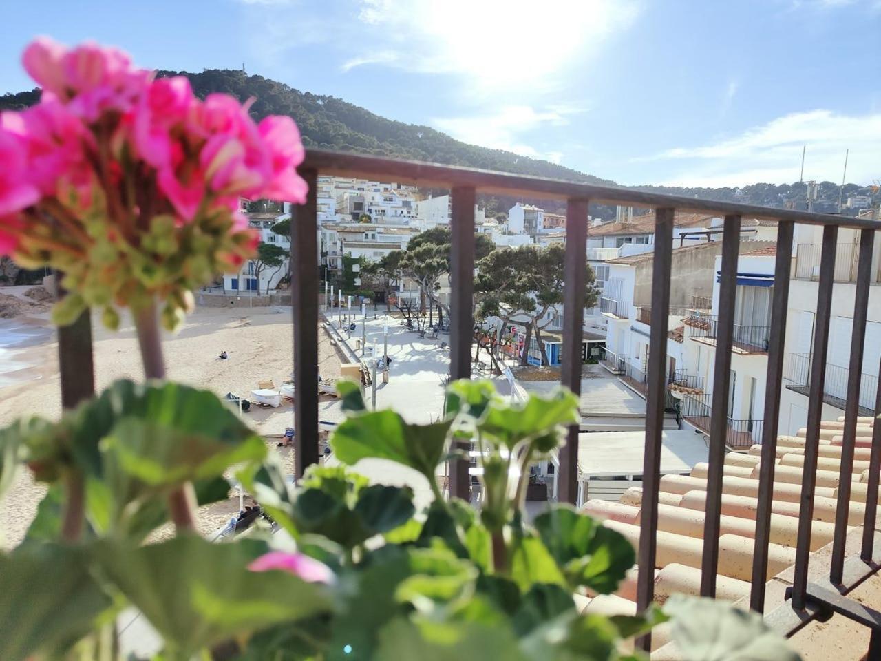 Apartamento Tamariu Platja - Penthouse On Passeig Del Mar. Exterior foto