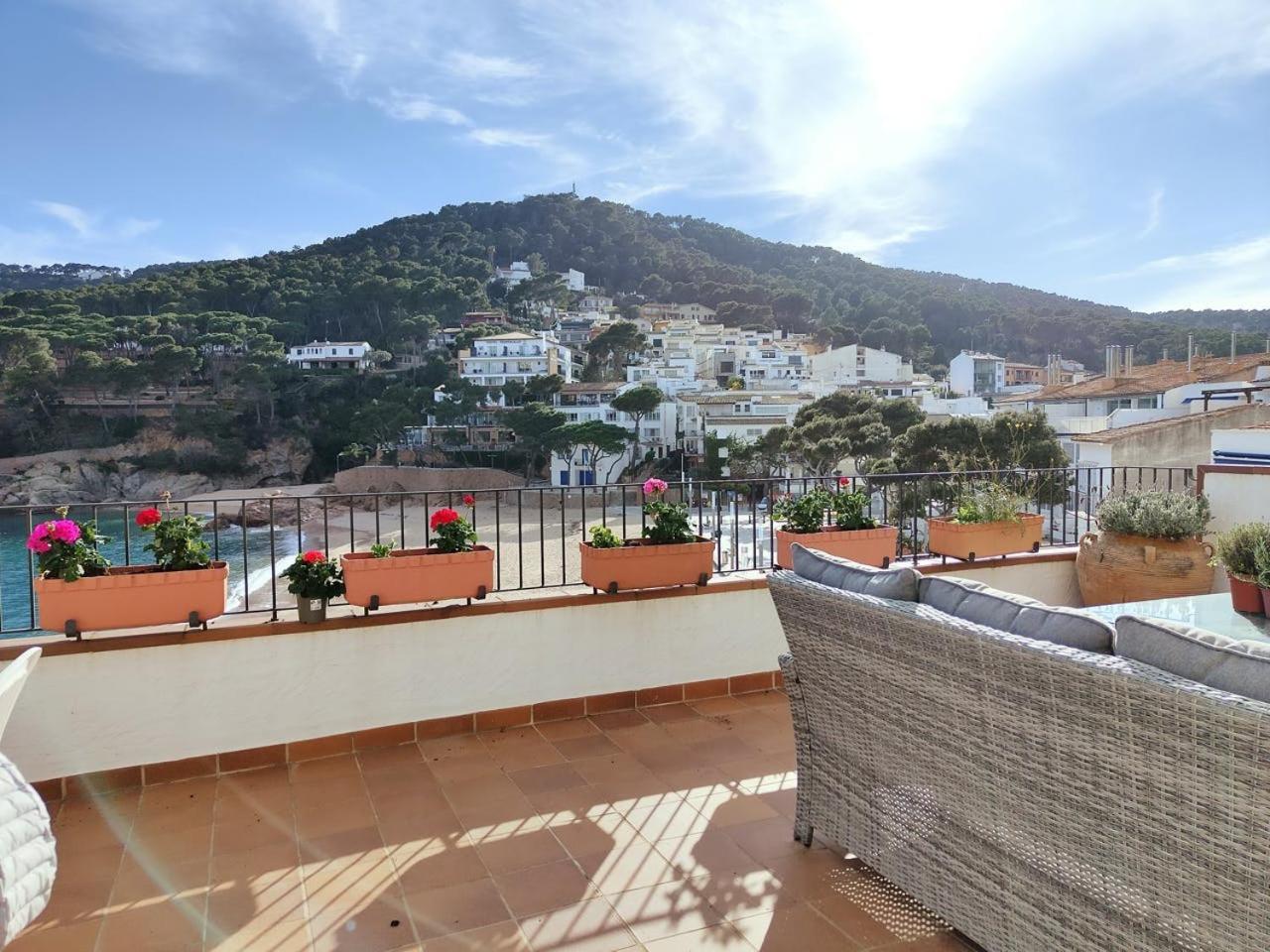 Apartamento Tamariu Platja - Penthouse On Passeig Del Mar. Exterior foto