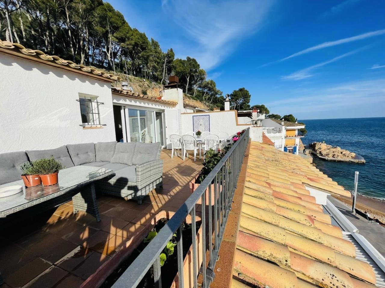 Apartamento Tamariu Platja - Penthouse On Passeig Del Mar. Exterior foto