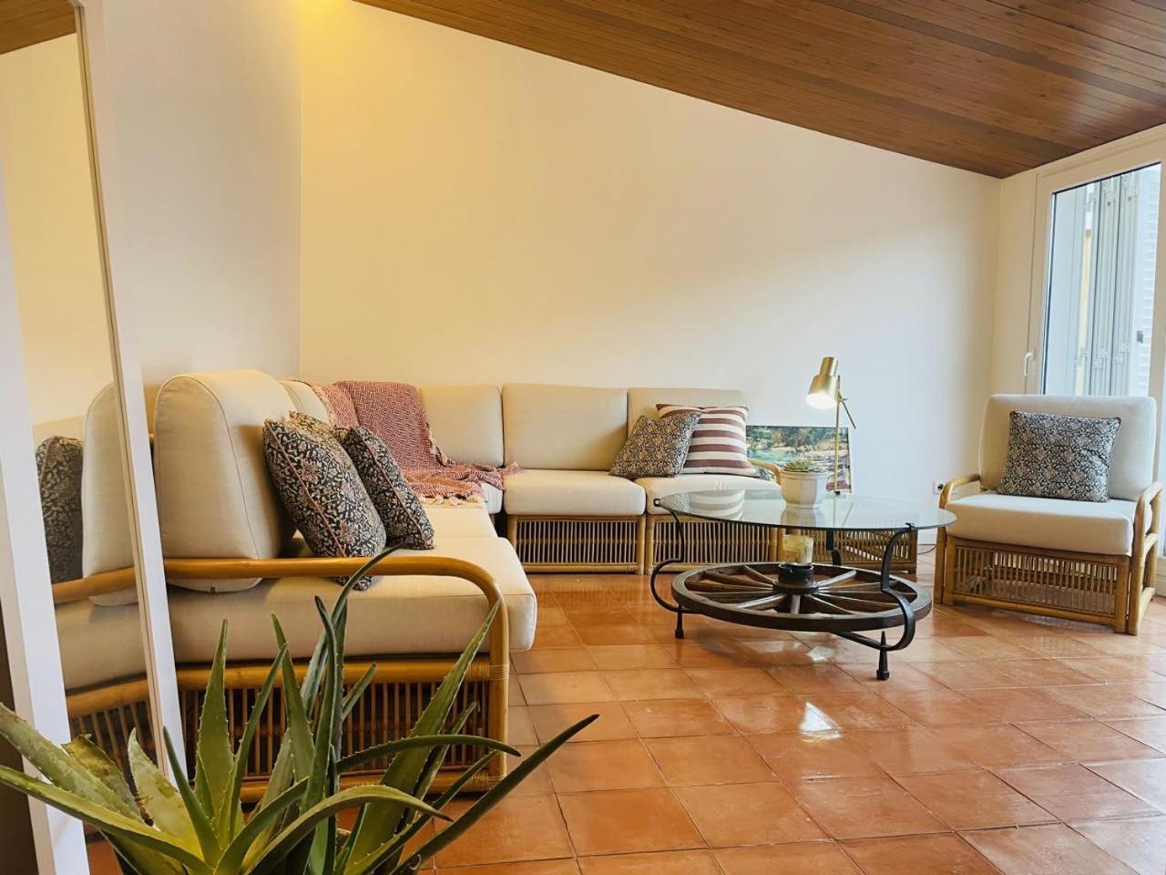 Apartamento Tamariu Platja - Penthouse On Passeig Del Mar. Exterior foto