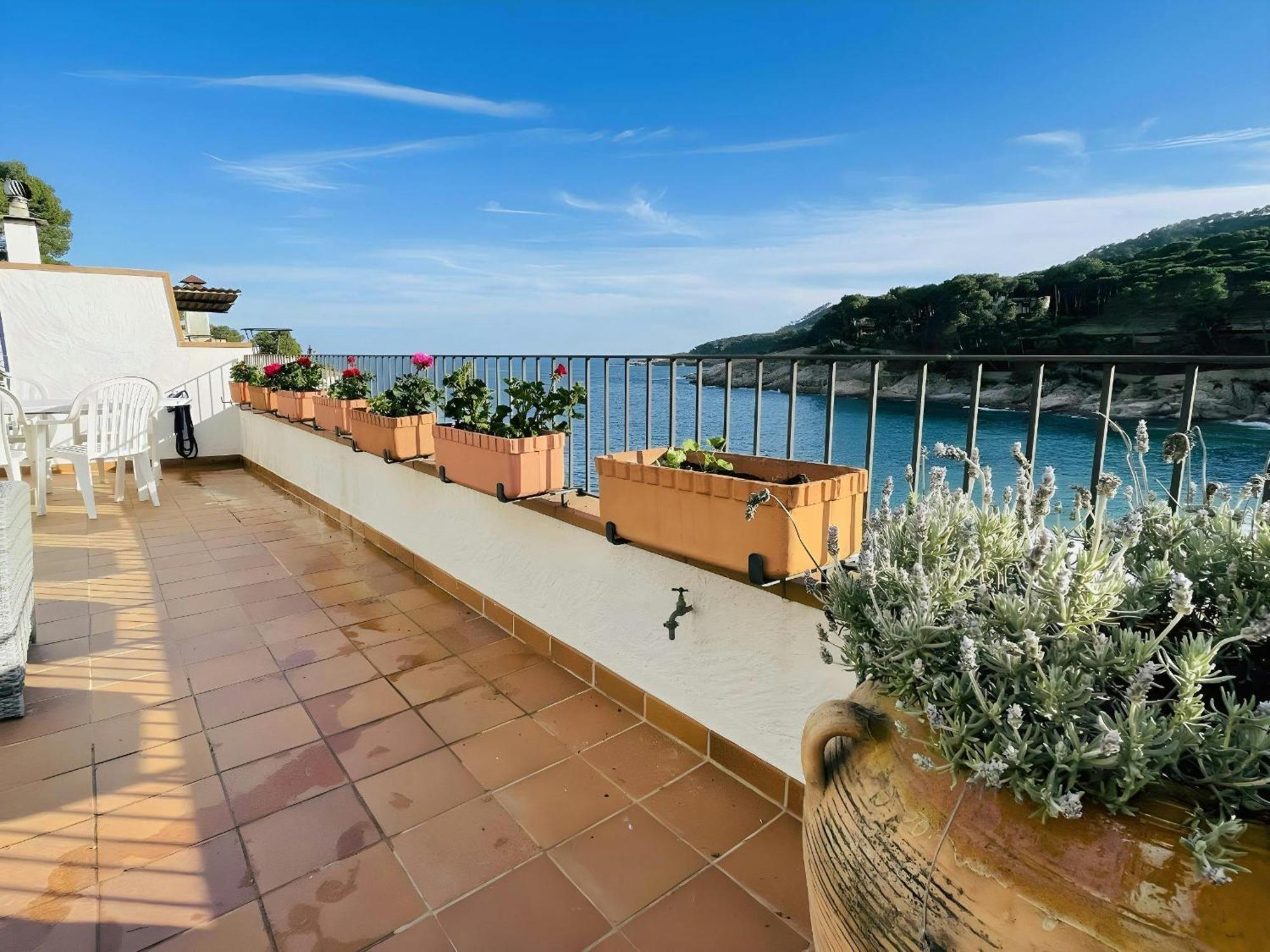 Apartamento Tamariu Platja - Penthouse On Passeig Del Mar. Exterior foto