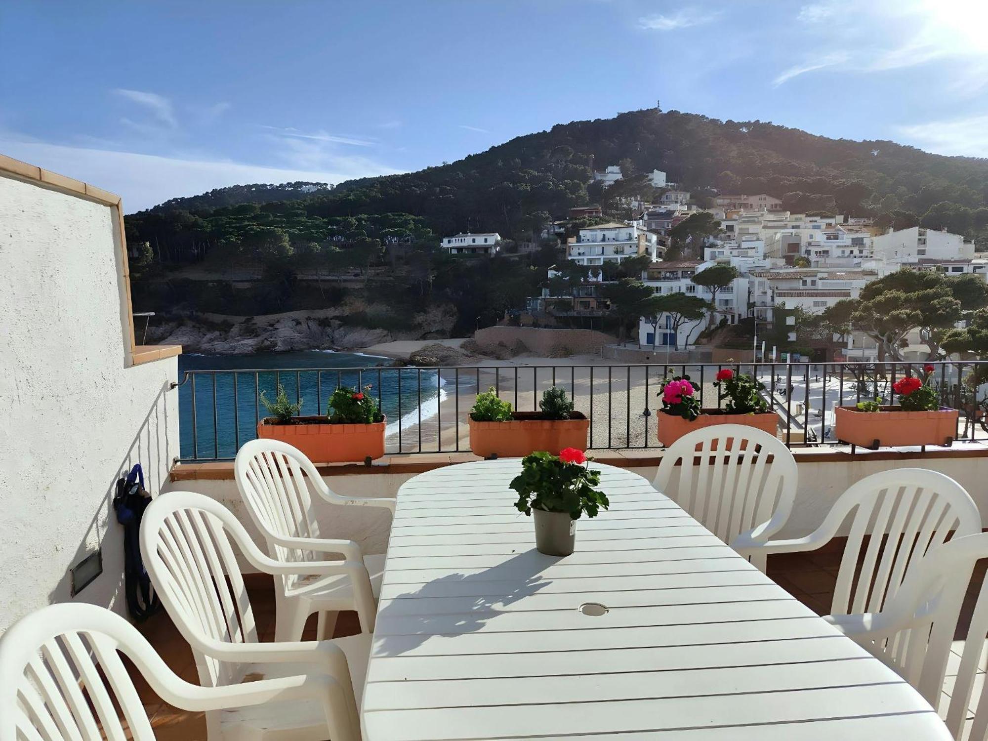Apartamento Tamariu Platja - Penthouse On Passeig Del Mar. Exterior foto