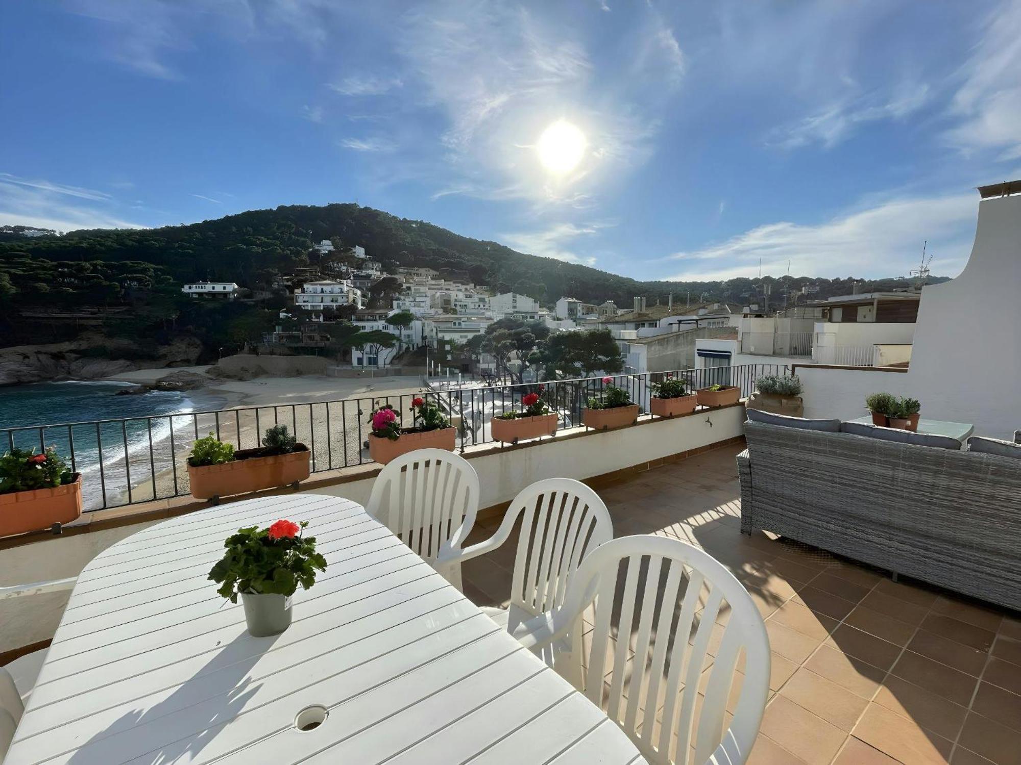Apartamento Tamariu Platja - Penthouse On Passeig Del Mar. Exterior foto