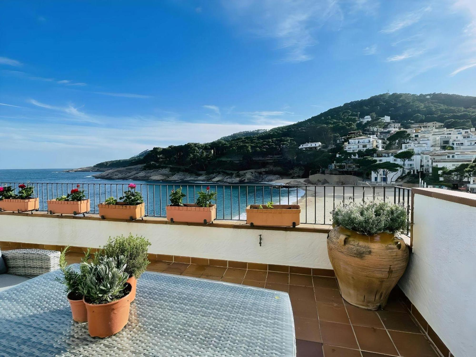 Apartamento Tamariu Platja - Penthouse On Passeig Del Mar. Exterior foto