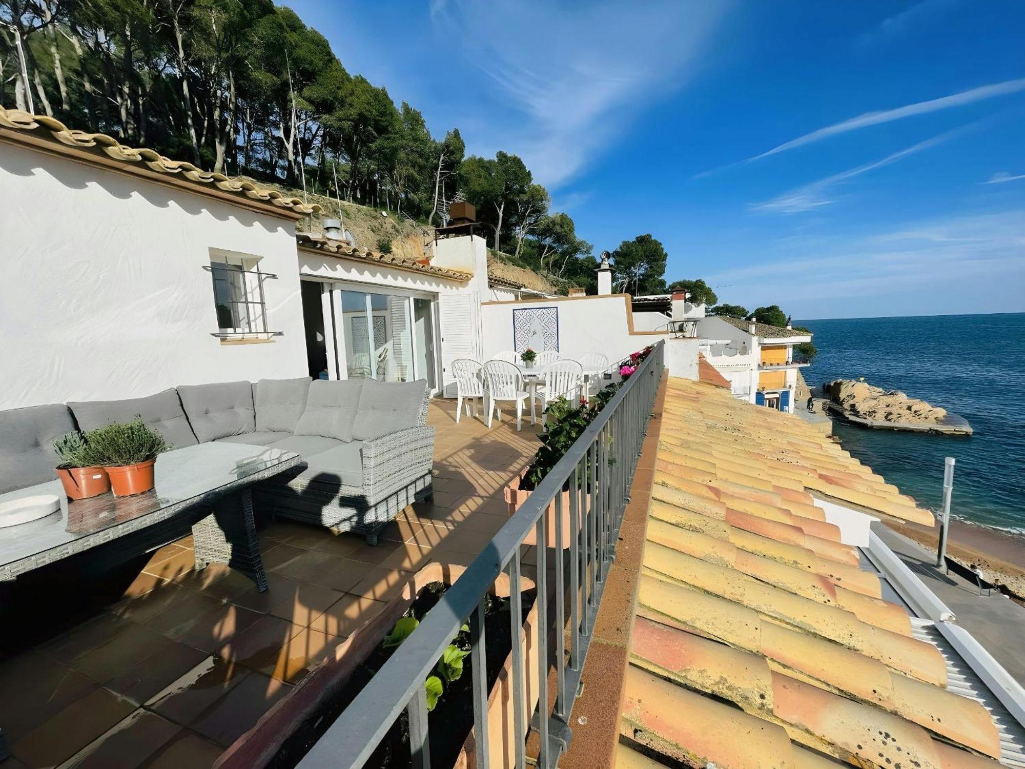 Apartamento Tamariu Platja - Penthouse On Passeig Del Mar. Exterior foto